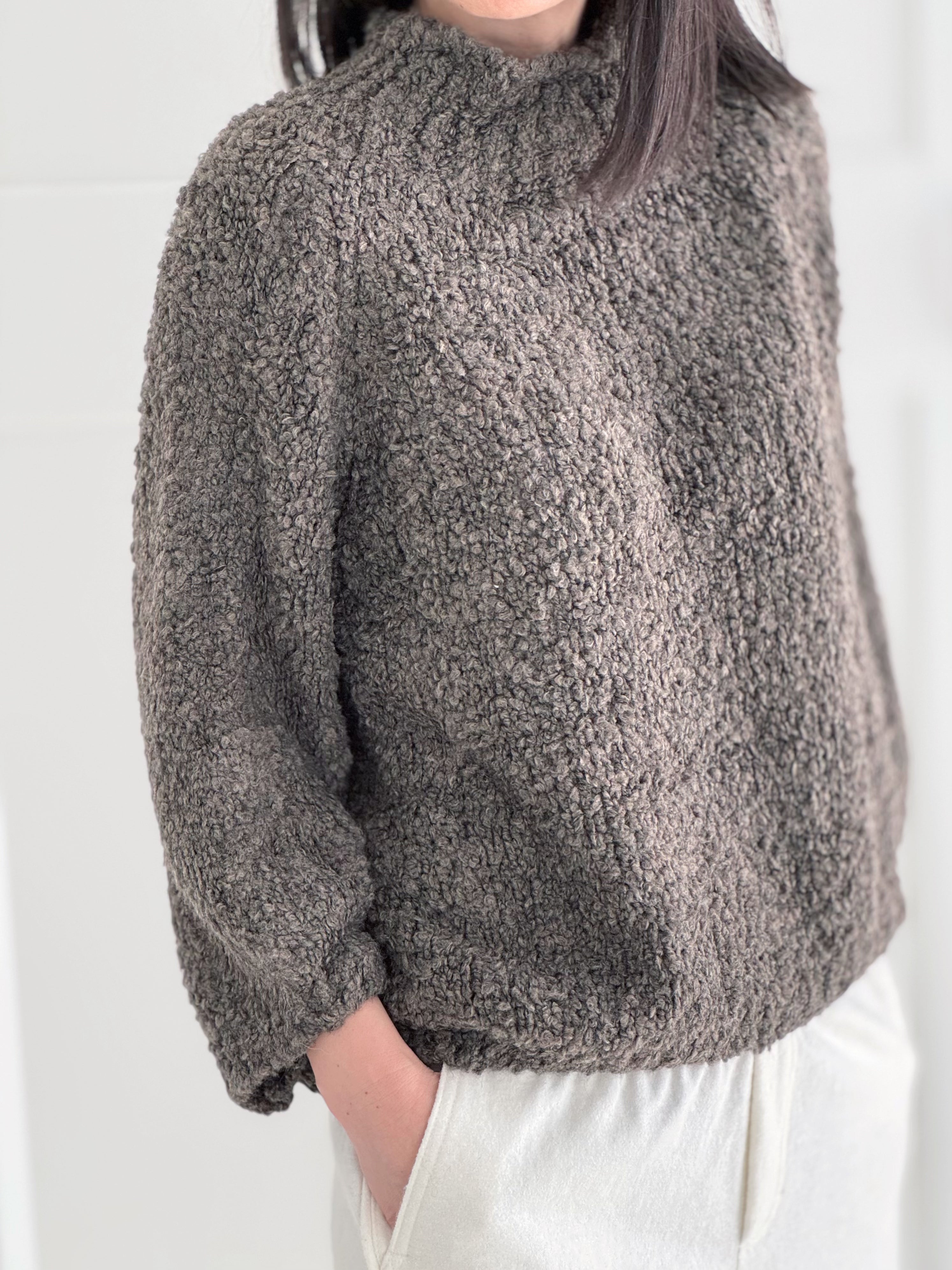 Sigrid™ | Bouclé Genser med Høy Hals
